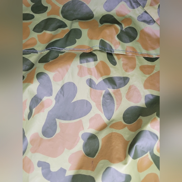 Taymon camo Poncho Coat - Picture 3 of 3